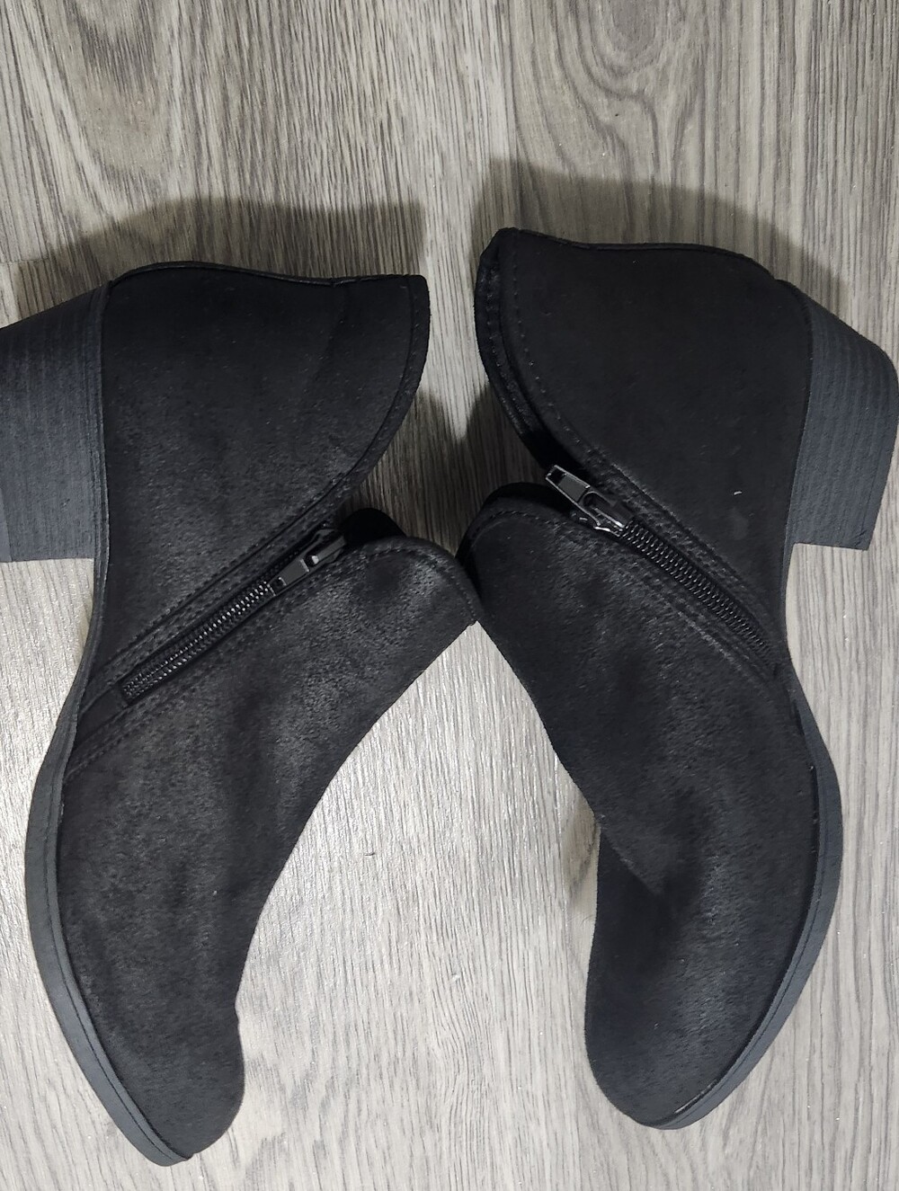 Time and Tru Black Faux Suede Ankle Boots Side Zip Block Heel Size 10 - Picture 2 of 11